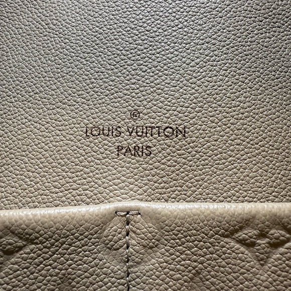 Louis Vuitton Empreinte Maida Hobo Tourterelle - Picture 2 of 16